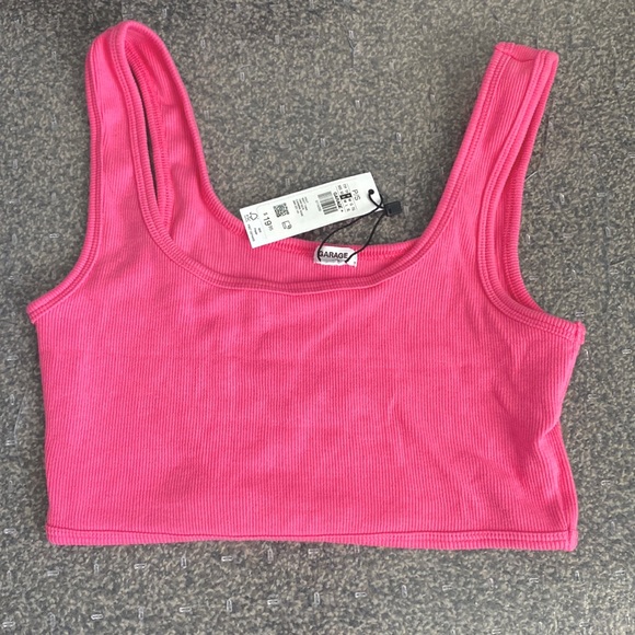 Pink garage top - Picture 1 of 2